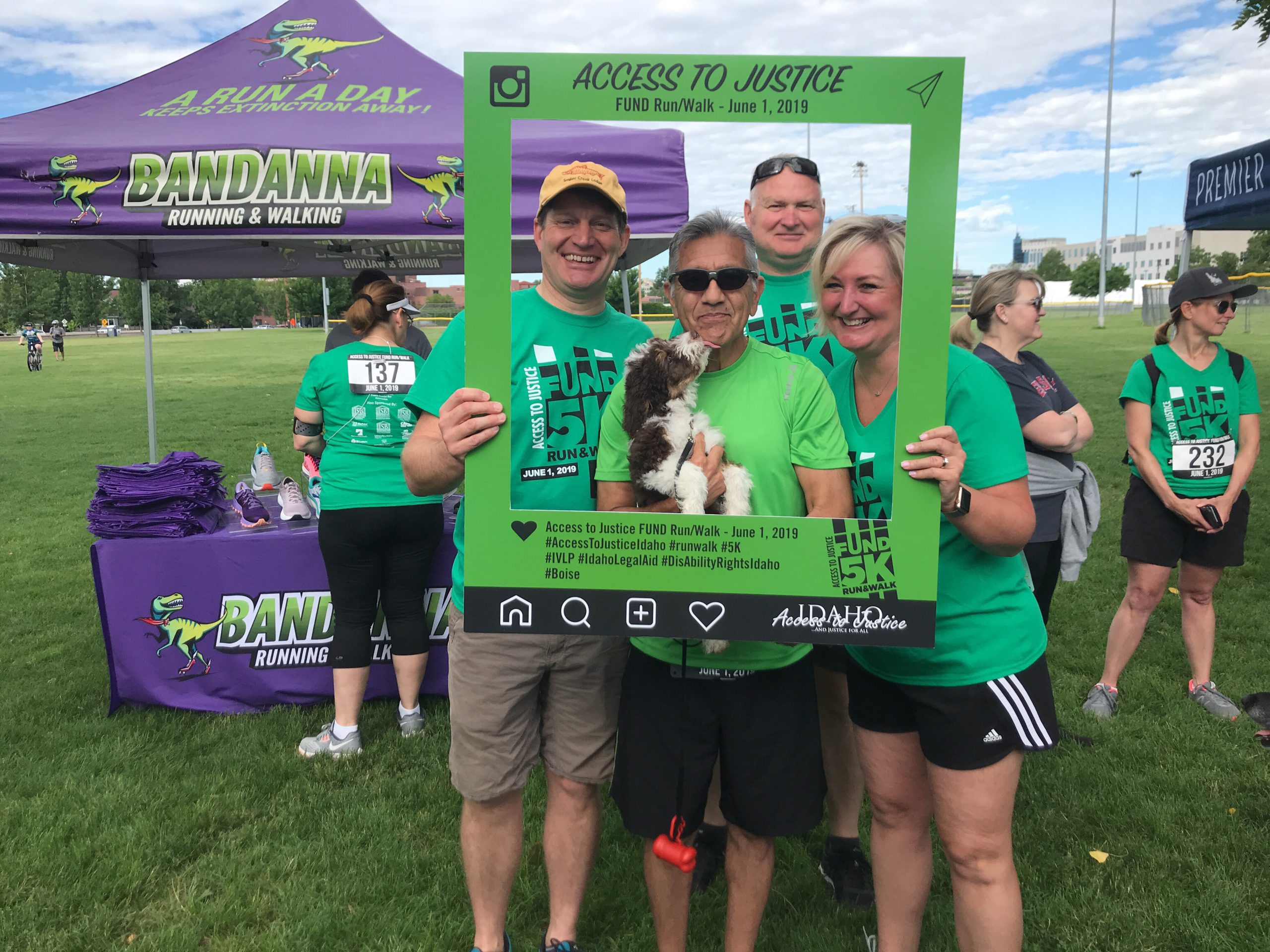 Participants of the 2019 fund fund run pose together